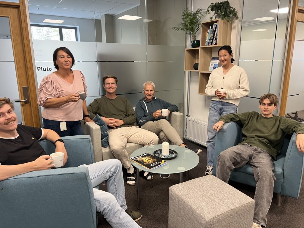 Deler av Engineering-teamet i Telenor Maritime, inkludert teamleder Mariann Andreassen
